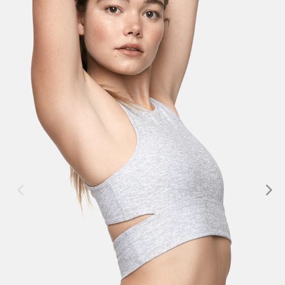 Outdoor Voices Slashback Crop In Dove